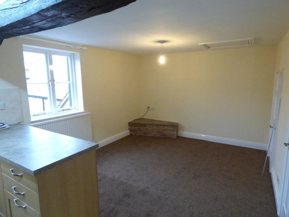 Property photo 3 of 7 2Lounge