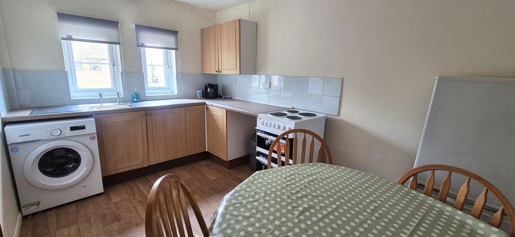 Property photo 3 of 5 Kitchen