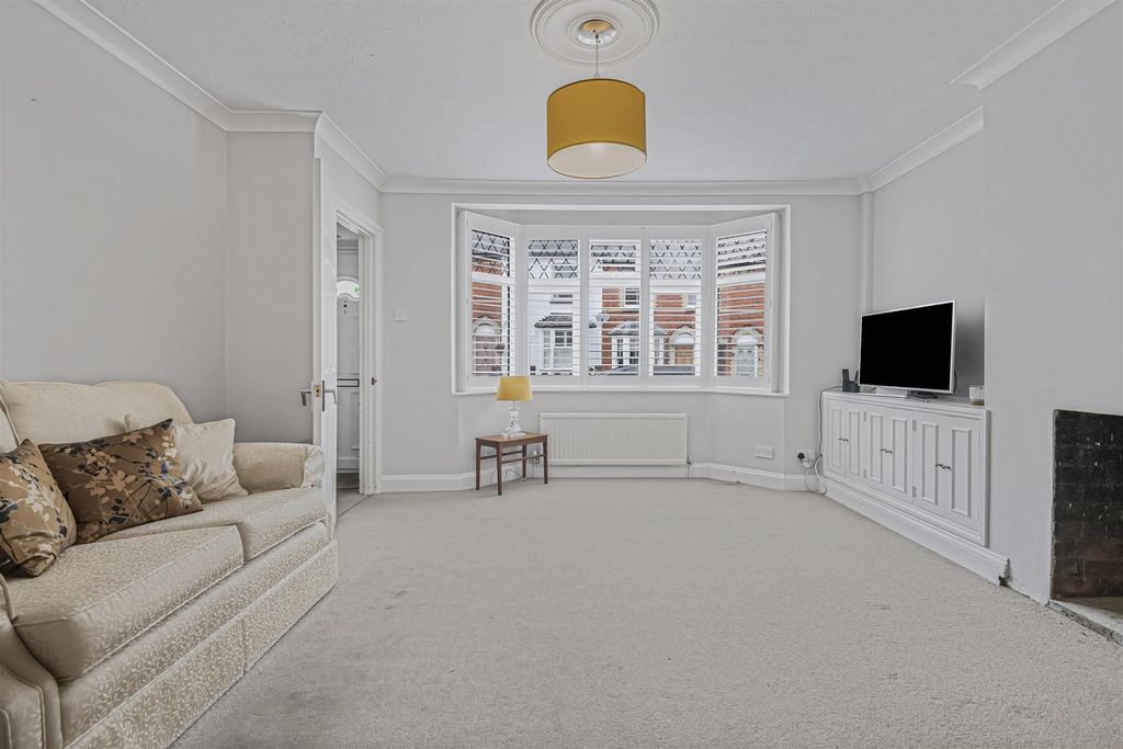Property photo 2 of 20 Sitting Room