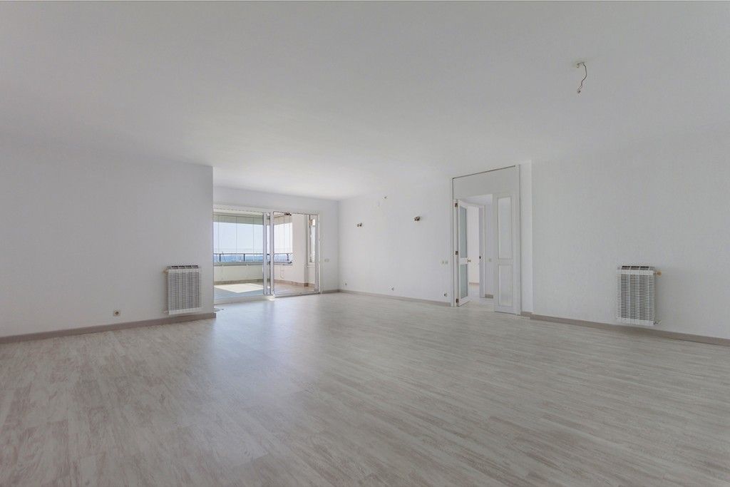 Property photo 3 of 19 Living Room