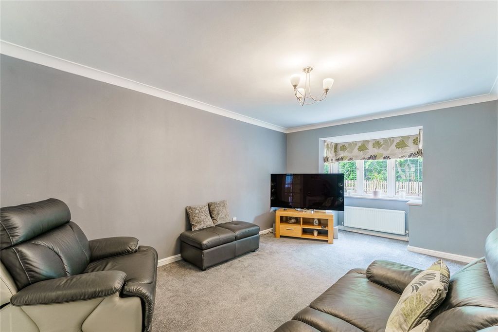 Property photo 2 of 43 Picture No. 08