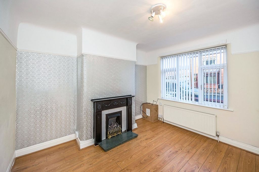 Property photo 3 of 8 Description