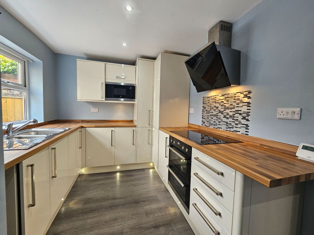 Property photo 1 of 15 Kitchen