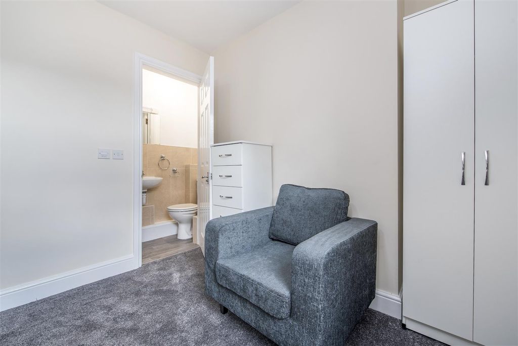Additional image 17 of 9 bed semi-detached house for saleStuart Road, High Wycombe HP13
