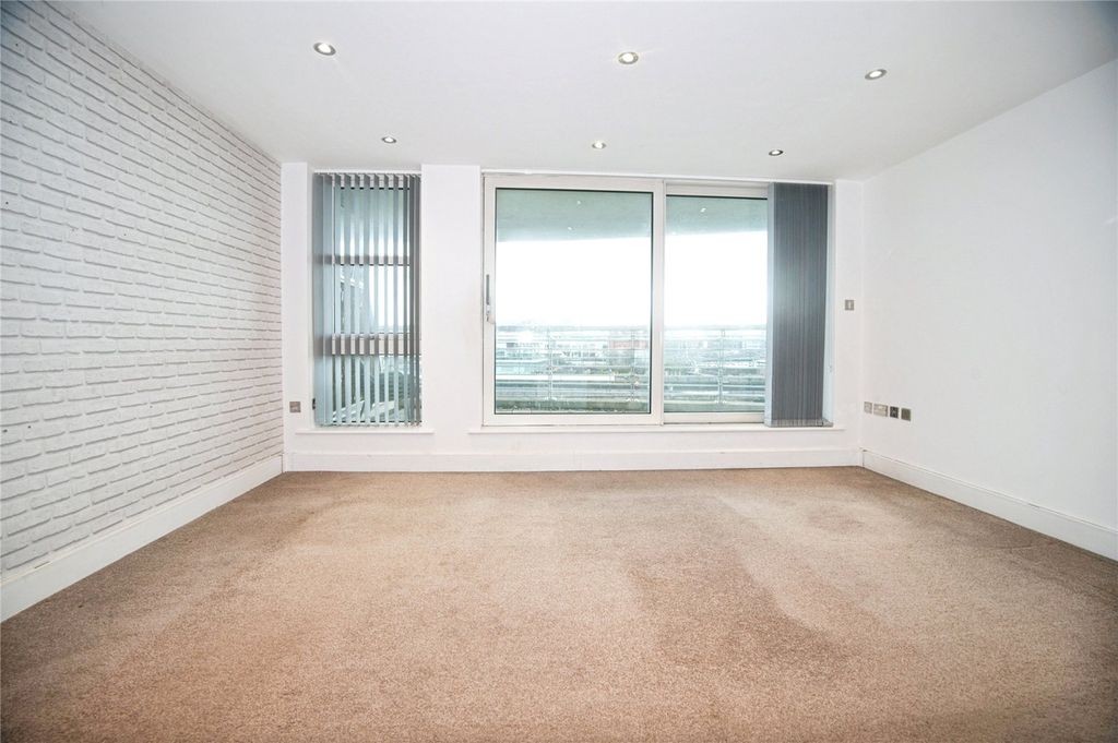 Property photo 2 of 18 Living Area