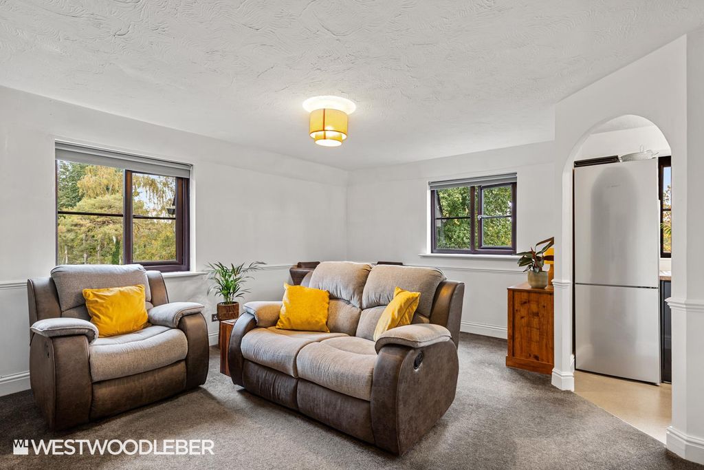 Property photo 2 of 13 Rivermeads_1.Jpg