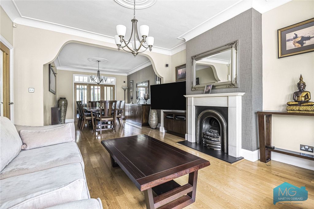 Property photo 3 of 37 Picture No. 18