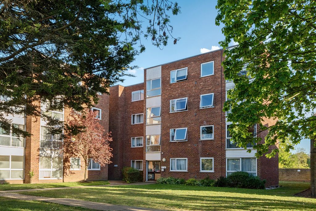 Property photo 1 of 13 1447334-17-69Ebb8...