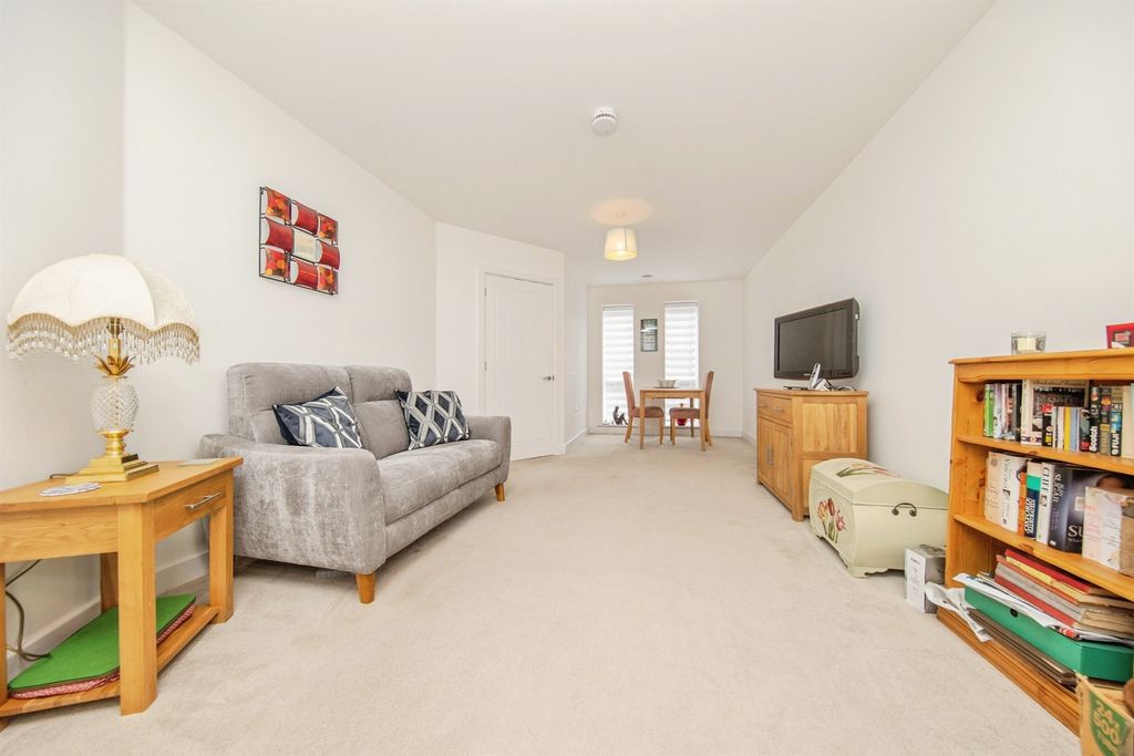 Property photo 2 of 20