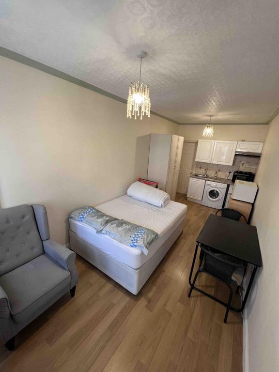 Property photo 2 of 9 Gallery