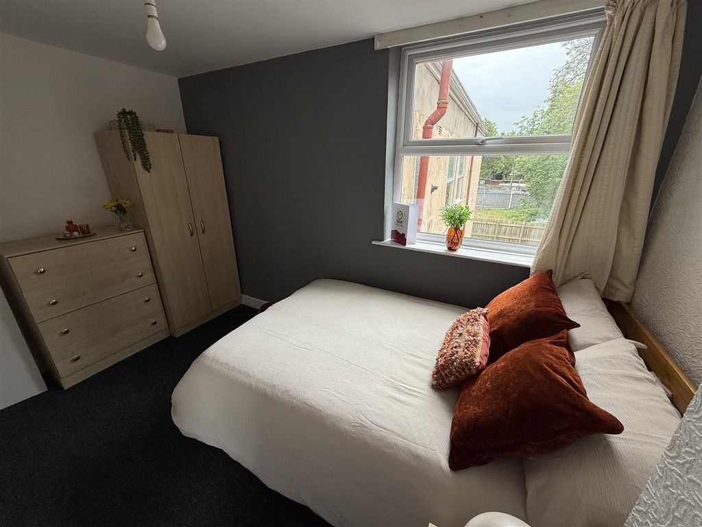 Property photo 3 of 5 20250530_123754474_Ios.Jpg