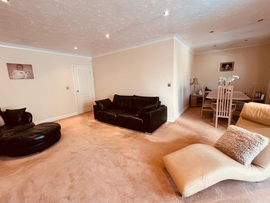 Property photo 3 of 18 9.Jpg
