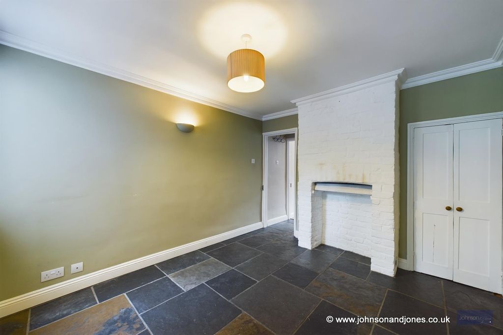Property photo 3 of 27 3 Dining.Jpg