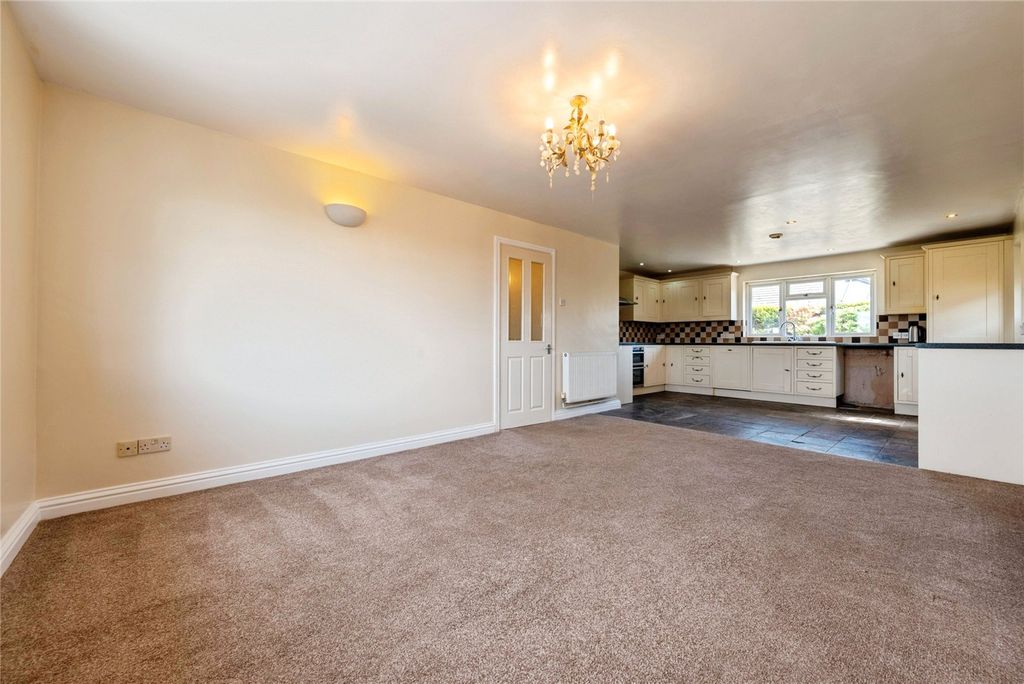 Property photo 2 of 15 Picture No. 13
