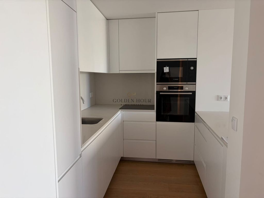 Property photo 1 of 30 Apartment T2 Sell In Mafamude E Vilar Do Paraíso,Vila Nova De Gaia
