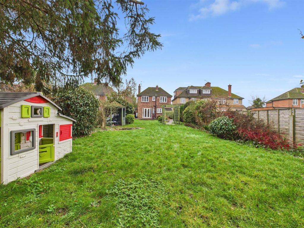 Property photo 2 of 17 Cam02435G0-Pr0111-Still042.Jpg