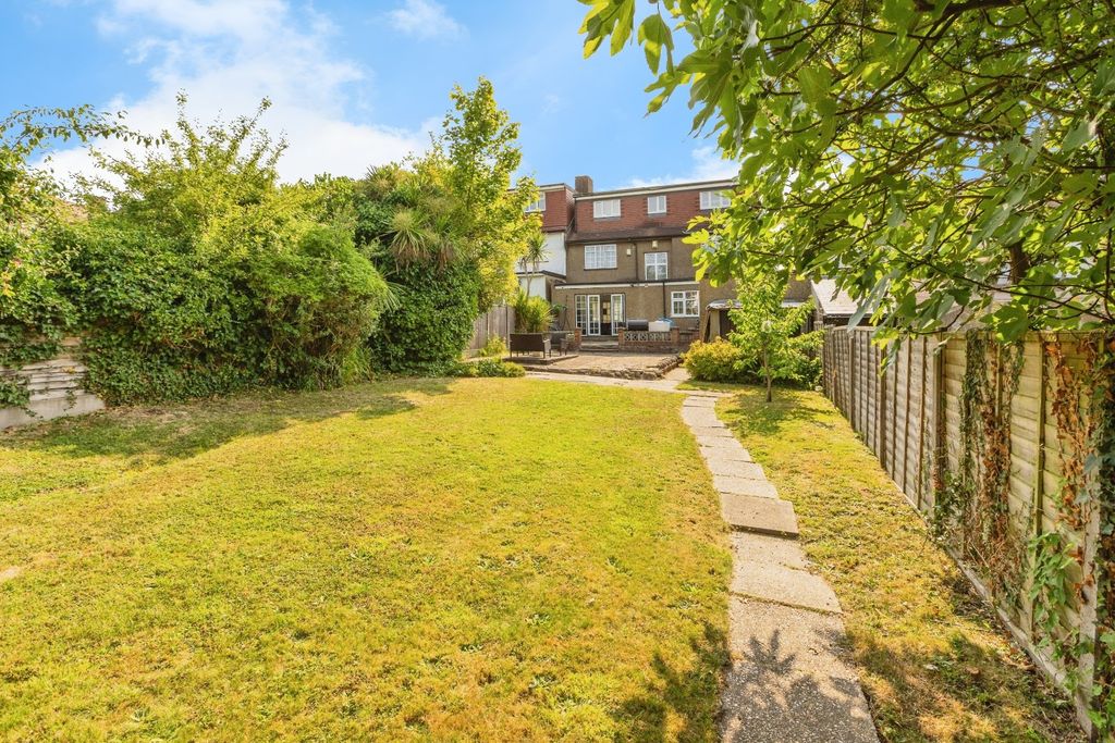 Property photo 2 of 22 Picture No. 13