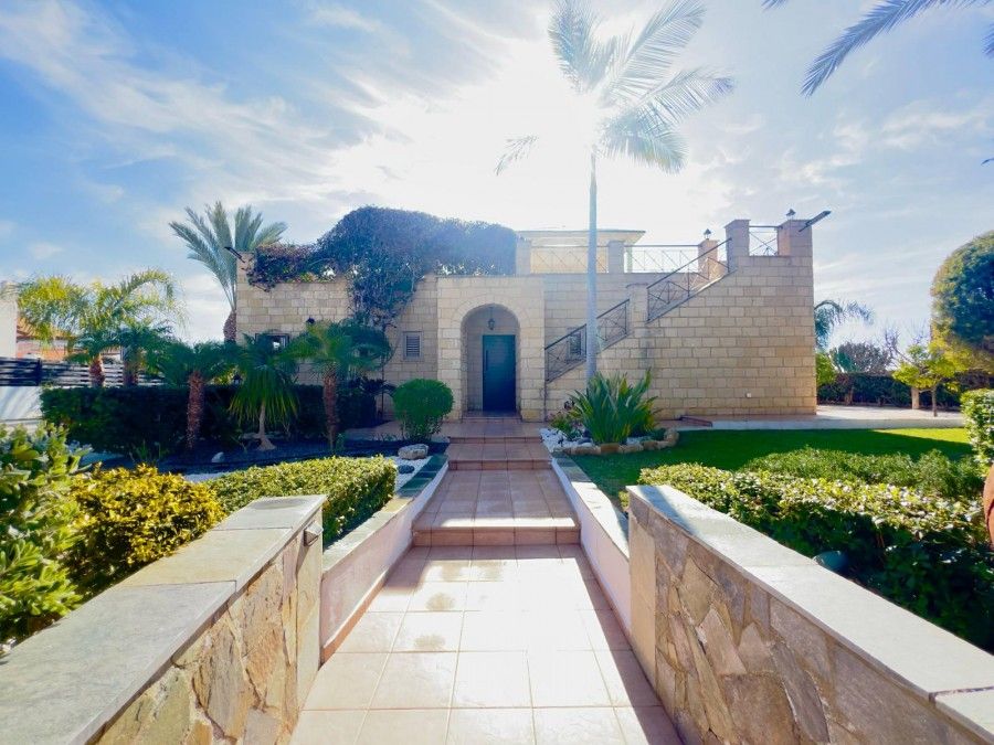 Property photo 1 of 27