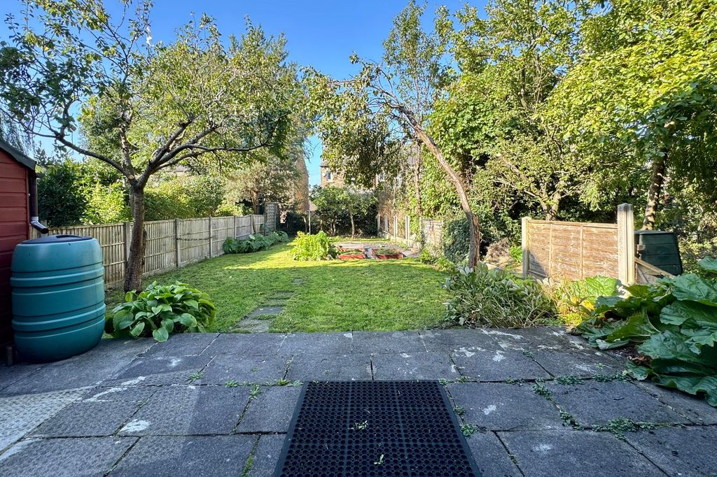 Property photo 2 of 17