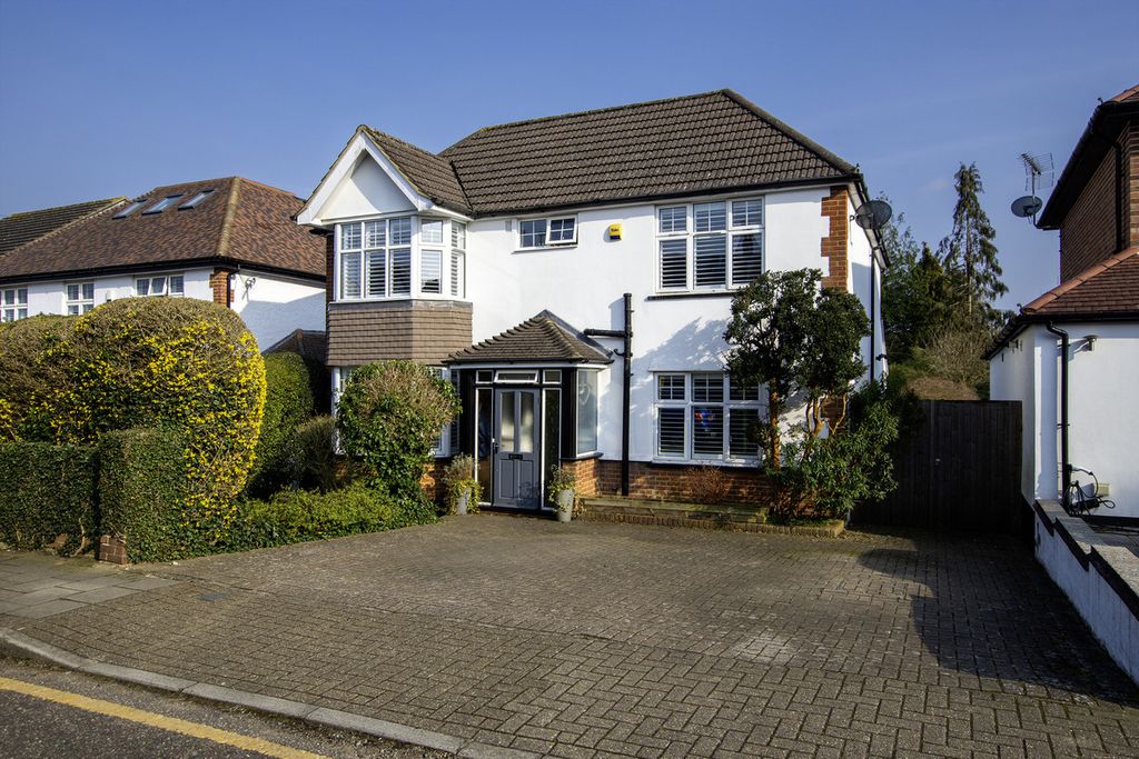 Property photo 1 of 30