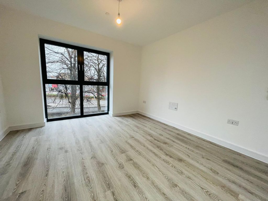 Property photo 2 of 5 Living Room