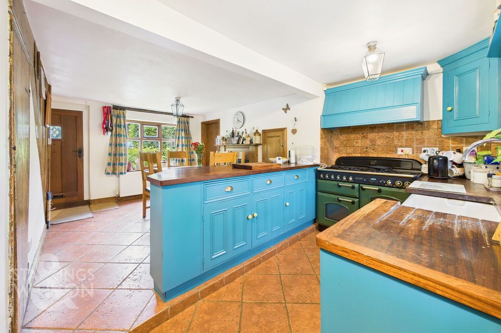 Property photo 3 of 35
