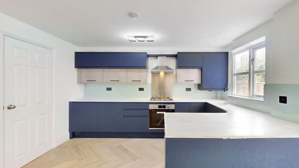 Property photo 3 of 33 Picture No. 53