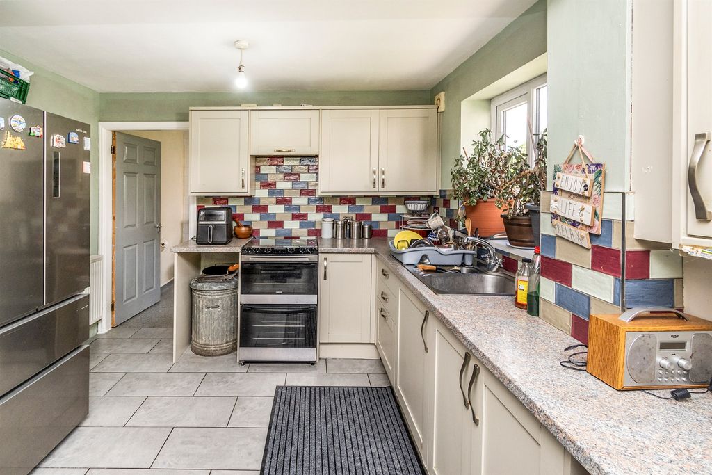 Property photo 3 of 17