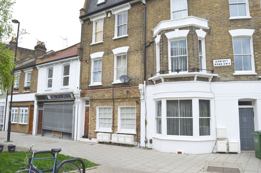 Property photo 1 of 6 Nelsons Are Proud To Present This Lovely Ground Floor One Bedroom Flat That Is Perfectly Situated Within Minutes Of Both Vauxhall And Oval Underground Stations.