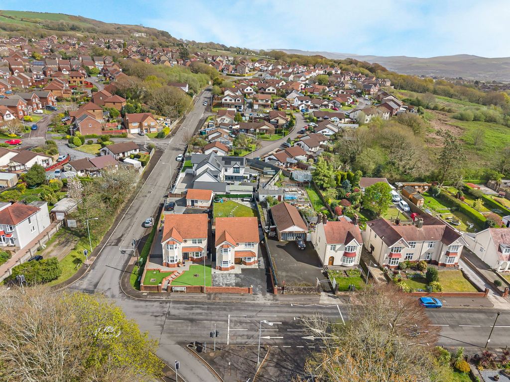 Property photo 2 of 48