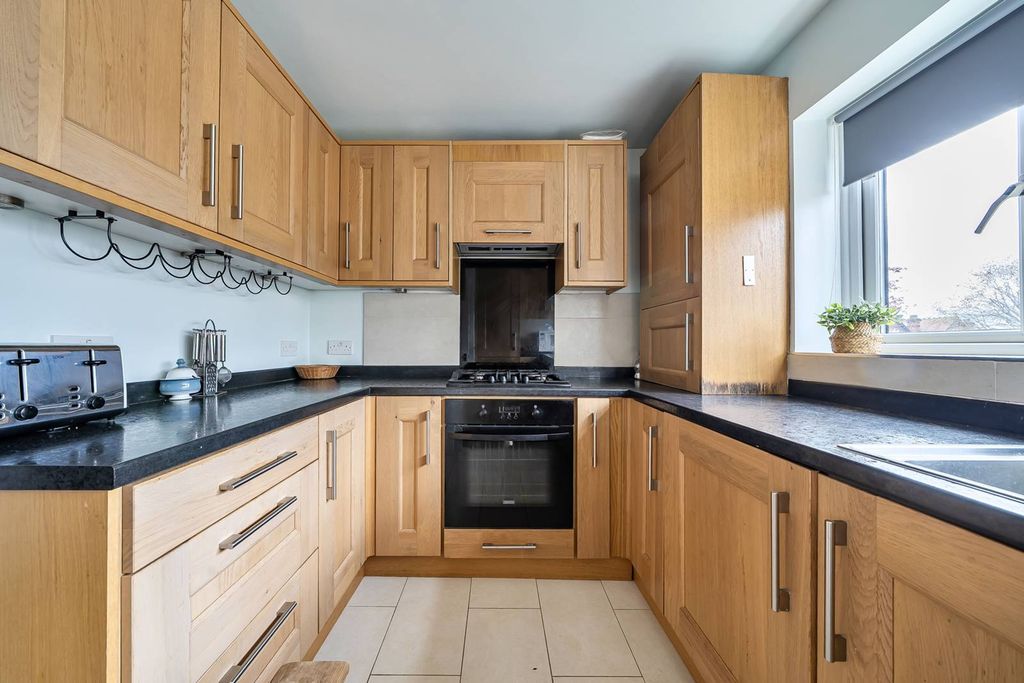 Property photo 3 of 21