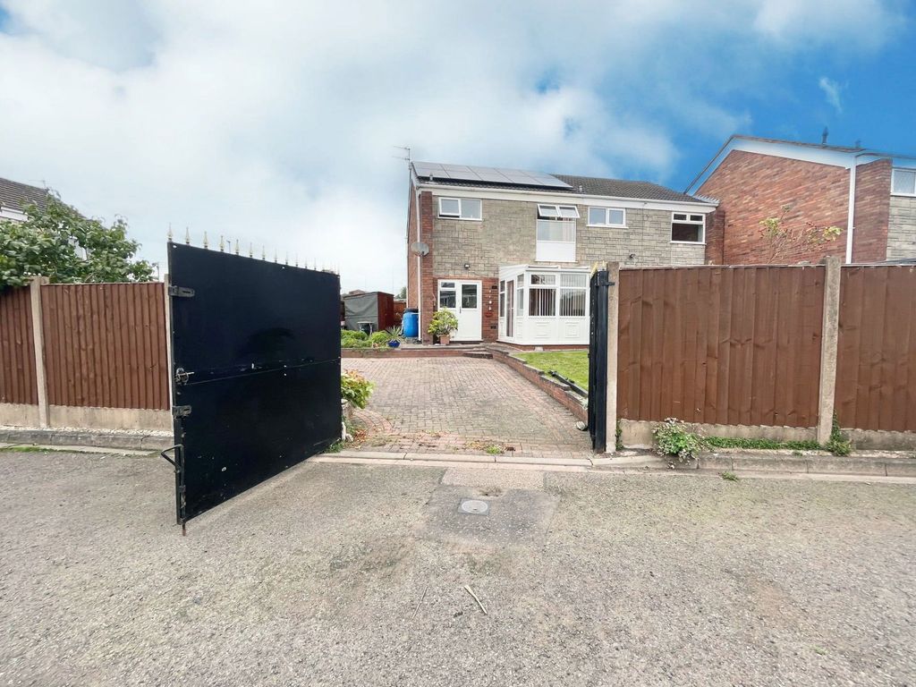 Property photo 2 of 21