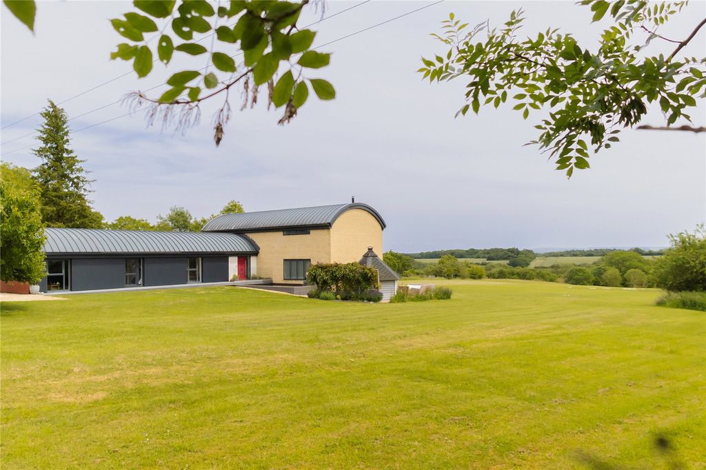 Property photo 3 of 53 Picture No. 03
