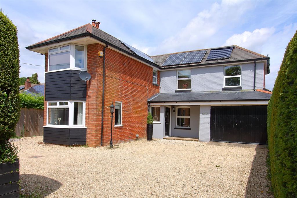 Property photo 1 of 22 Grange Villa