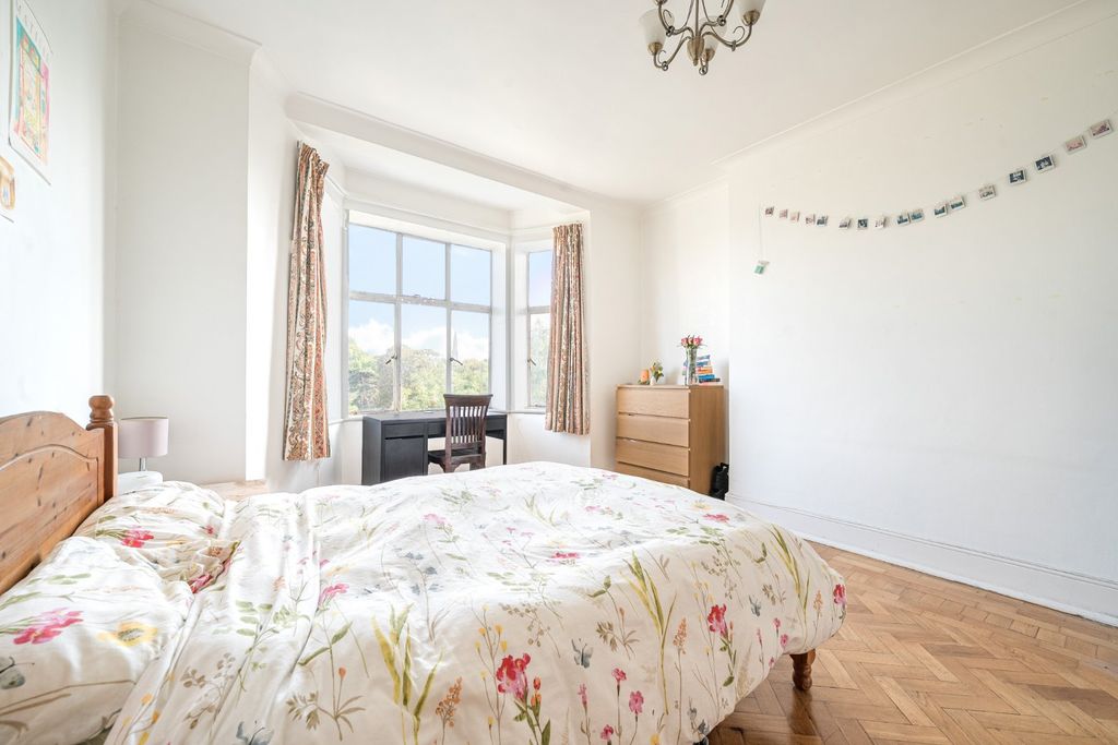 Property photo 3 of 21 Picture No. 12