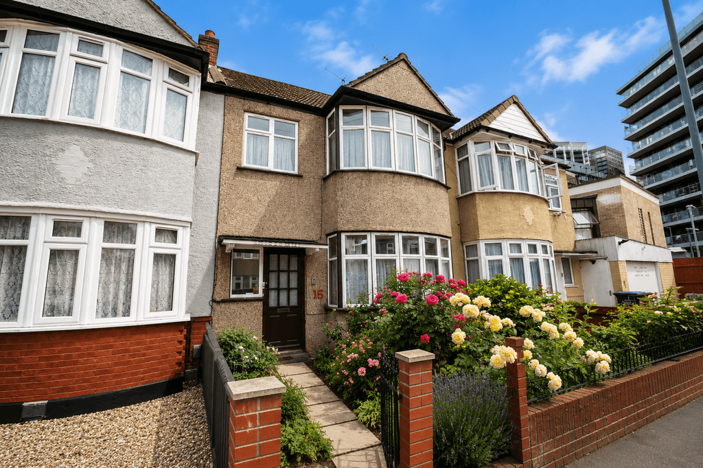 Property photo 1 of 10 Carlyon Close, Wembley, Middlesex Ha0