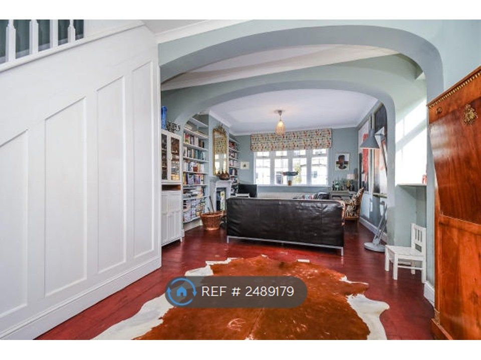 Property photo 2 of 11 Double Reception With Wood Floor