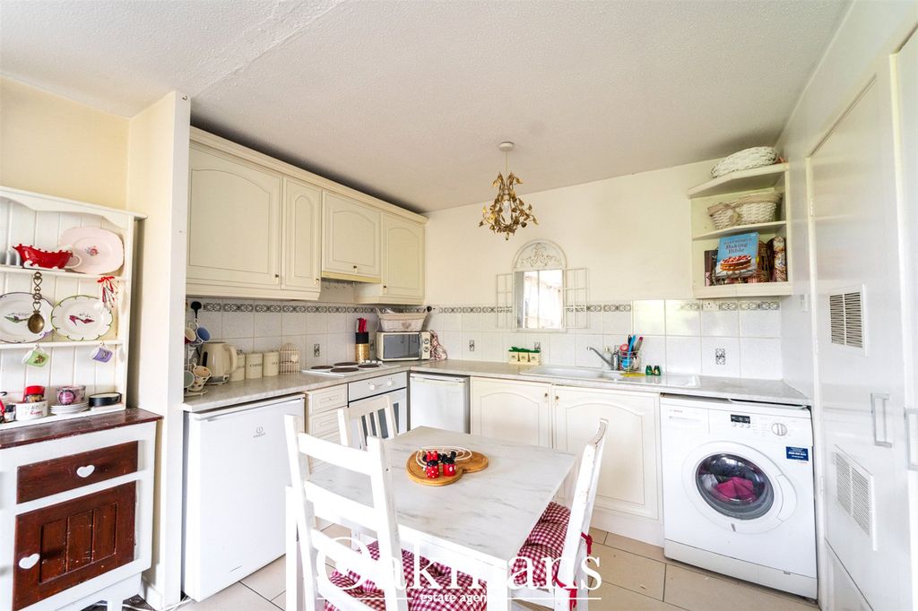 Property photo 2 of 12 Picture No. 17