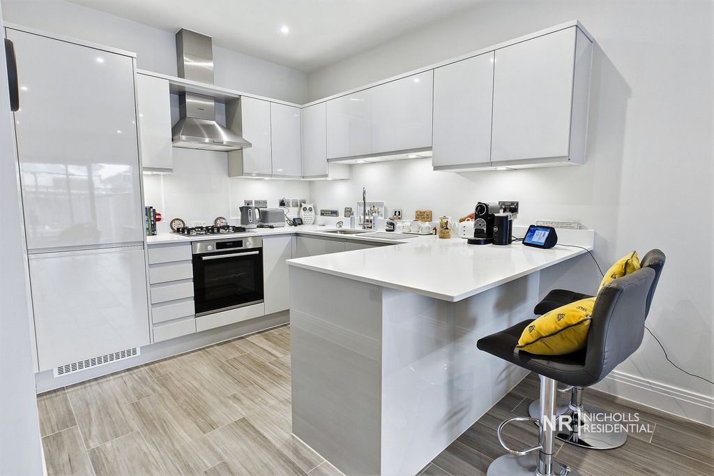 Property photo 3 of 13 Kitchen