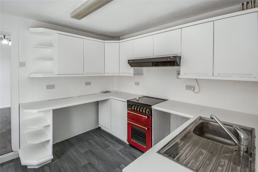 Property photo 3 of 13 Kitchen