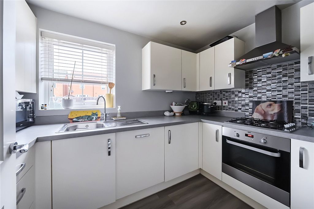 Property photo 2 of 16 Kitchen