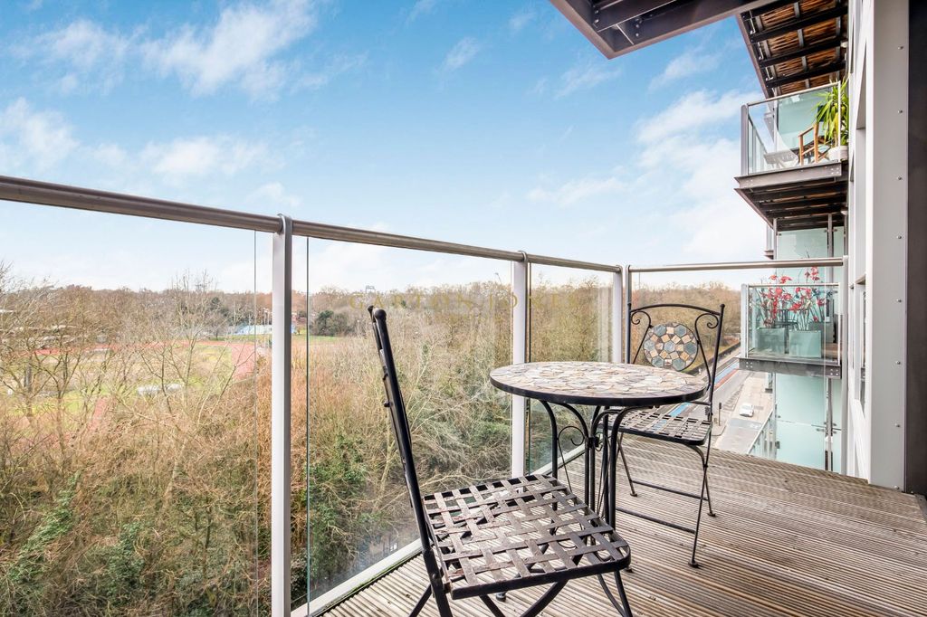 Property photo 2 of 13 Picture No. 16