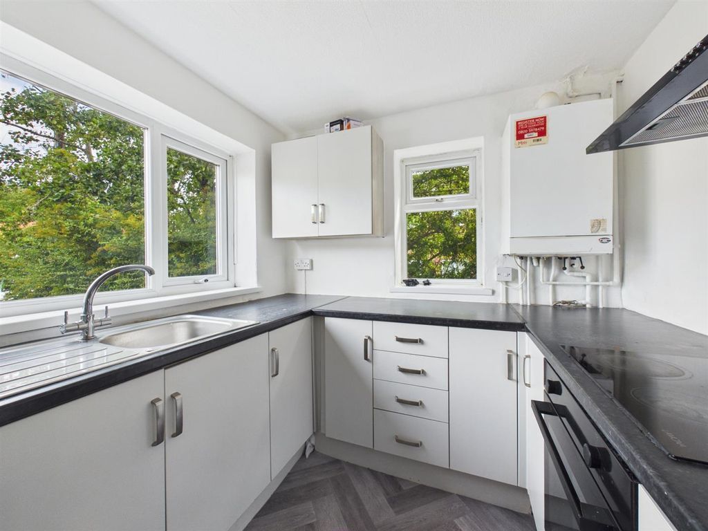 Property photo 3 of 7 Kitchen