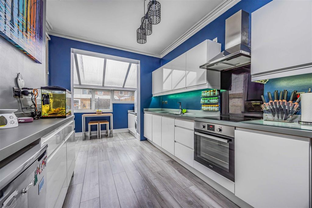 Property photo 2 of 22 8 Wallington Road, Copnor-Small-Porticomarketing-S