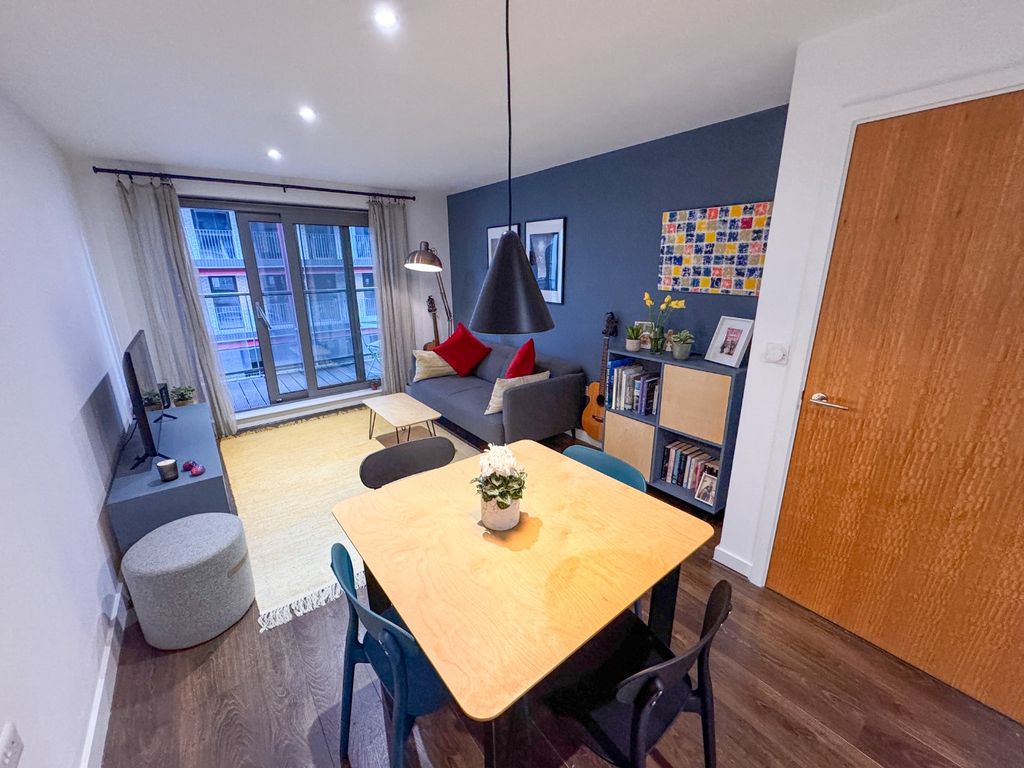 Property photo 2 of 19 4684195