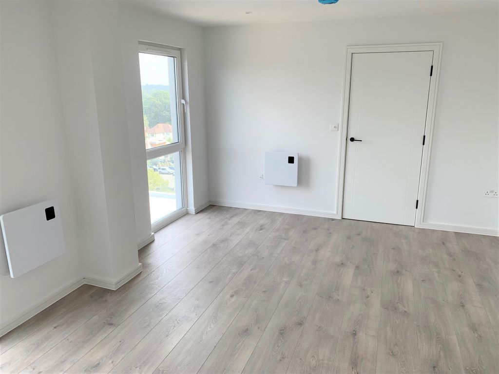 Property photo 3 of 10 Img_3339_11_Original