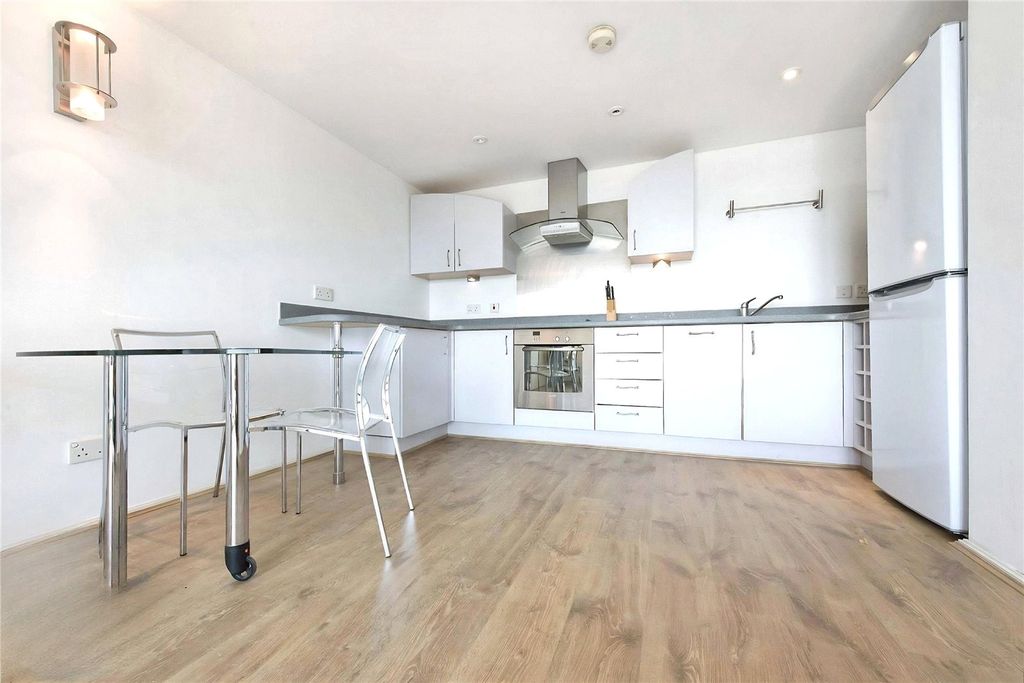 Property photo 3 of 15 Kitchen