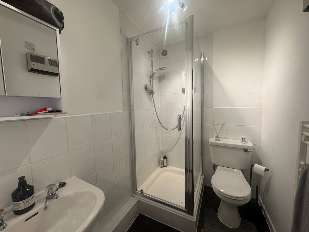 Property photo 3 of 4 Bathroom