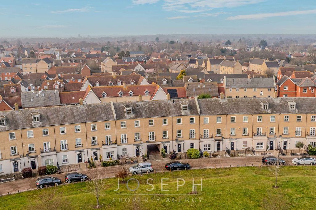 Property photo 2 of 25