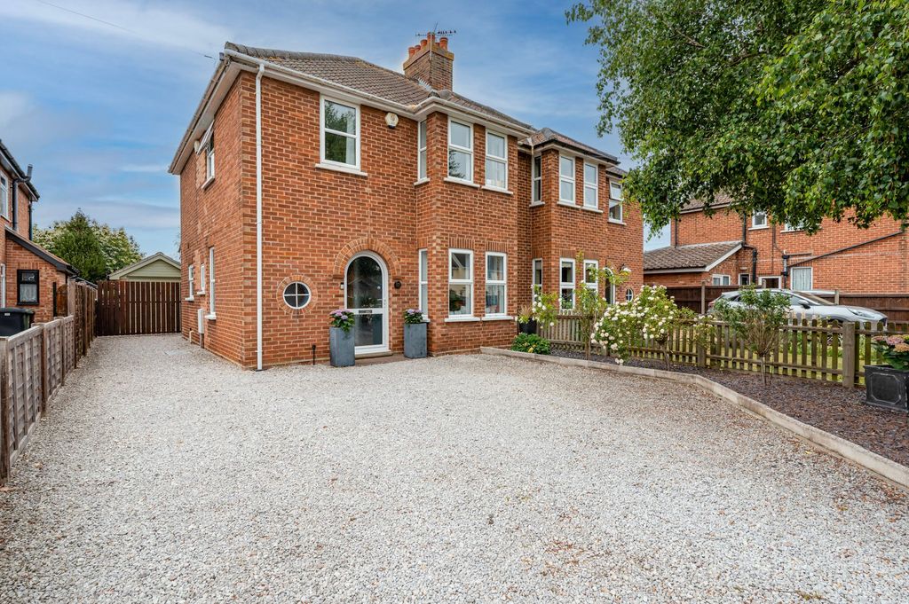 Property photo 1 of 23